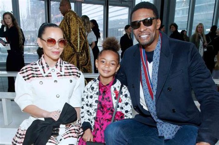 Chris Bosh Wife, Kids, Gay, Net Worth, Health, Illness, Height