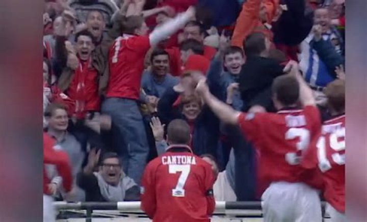 Eric Cantona Fortune, Salaire & Actifs