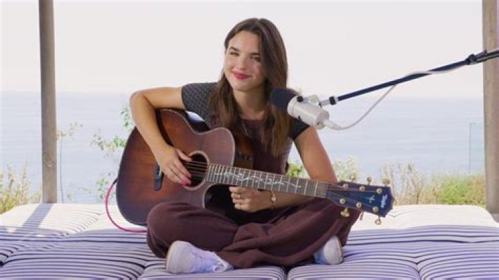 Everything you need to know about singer-songwriter Jenna Raine