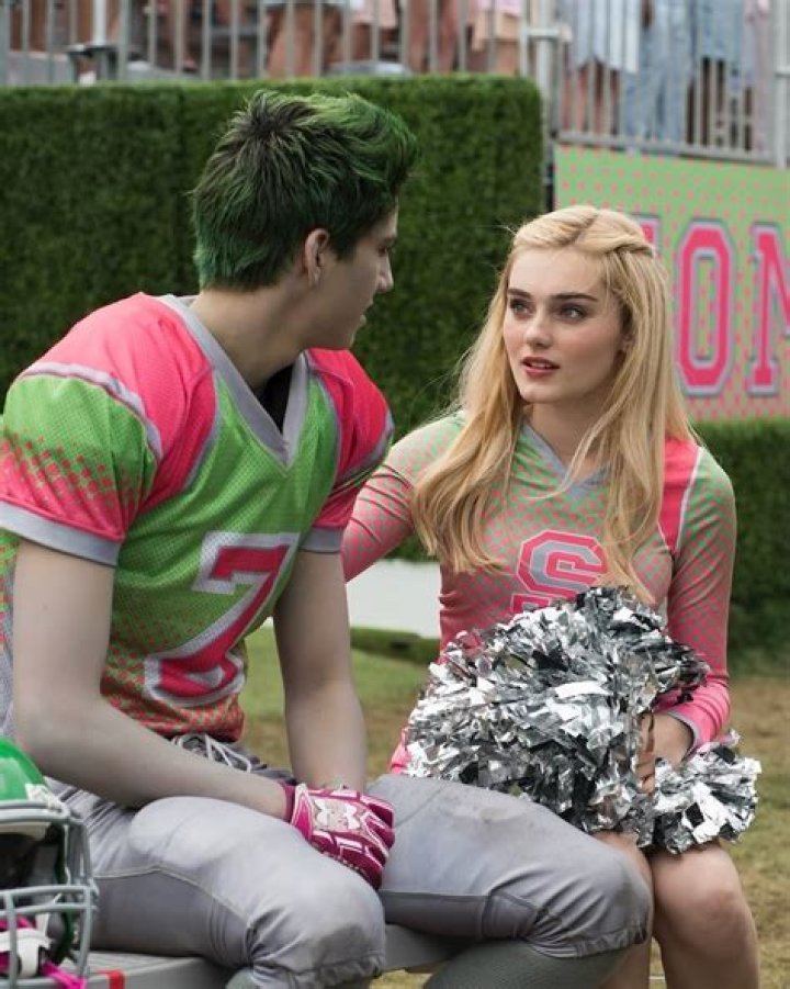 Everything you need to know about singer-songwriter Lauren Spencer Smith