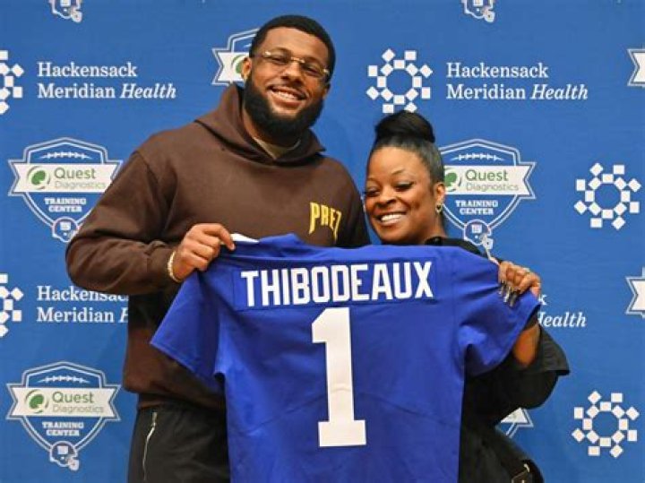 Kayvon Thibodeaux Girlfriend, Parents, Ethnicity, Salary & Facts