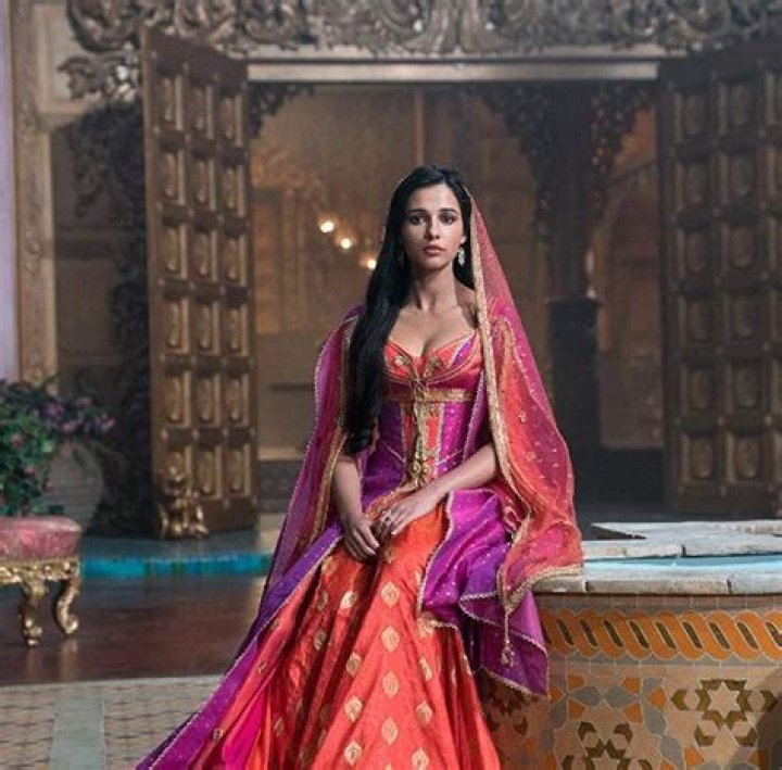 Know About Naomi Scott; Age, Parents, Aladdin, Spouse, Movies