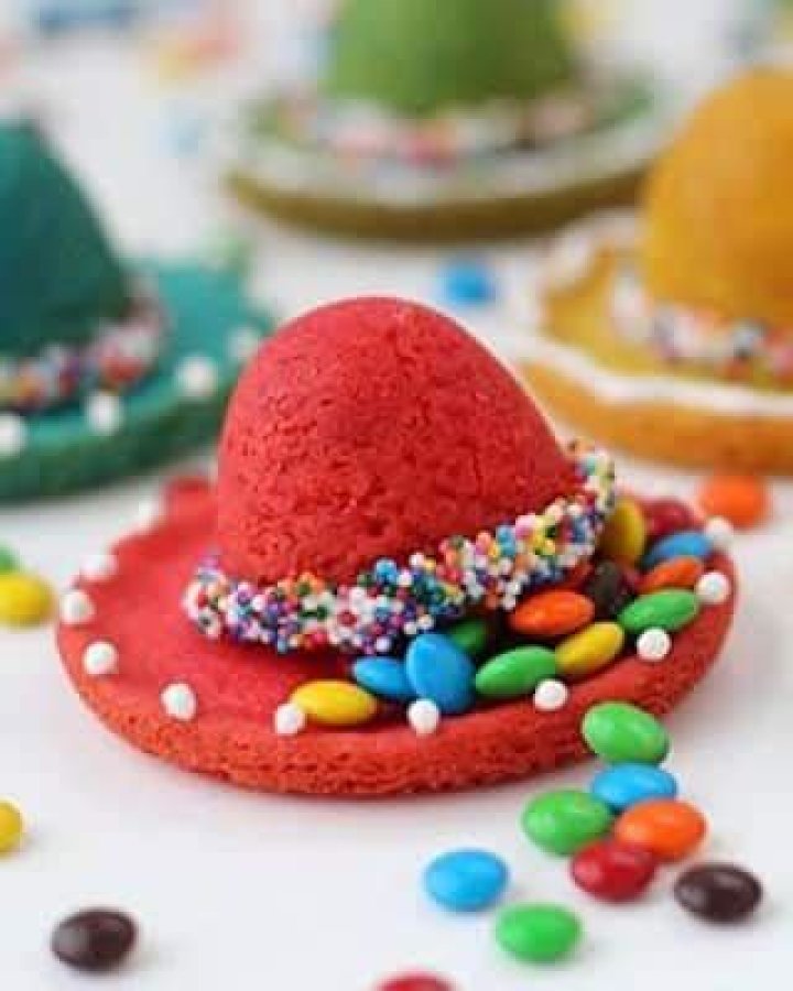 Surprise your fam with these Cinco de Mayo cookies