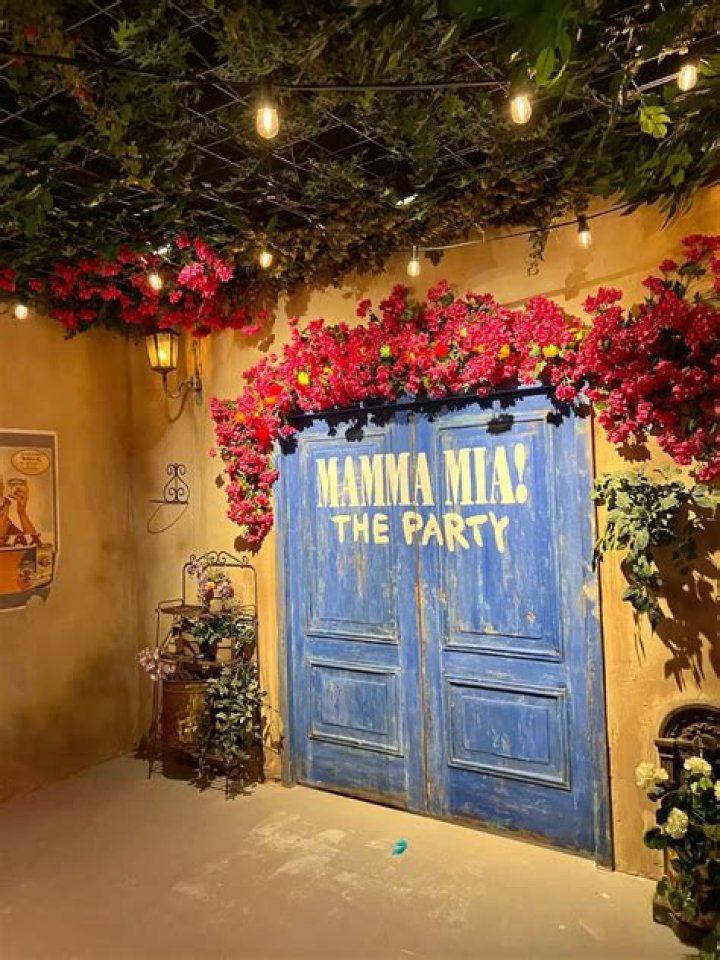 The ultimate guide to hosting a Mamma Mia! themed party