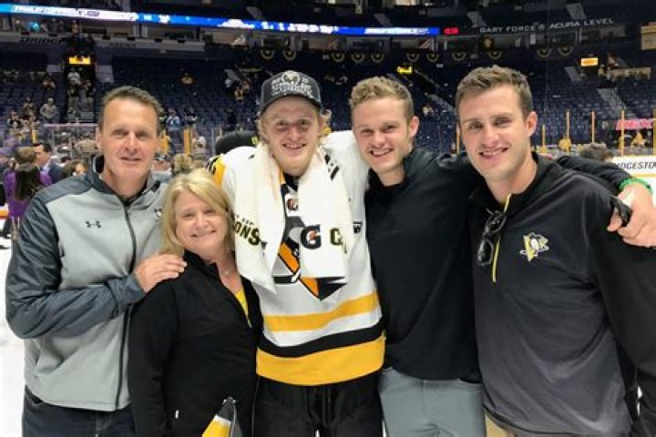 Who Is Jake Guentzel Wife? NHL Draft & Family Life Facts